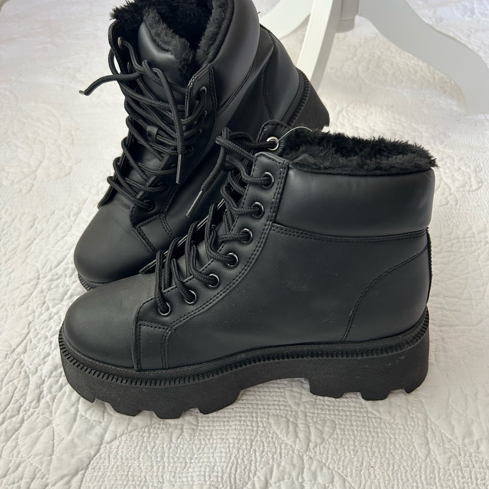 Streetwear Society Black Faux Fur Lined Ankle Boots